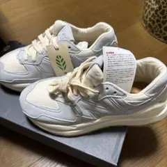 New Balance w5740グレー/ベージュ スニーカー 新品　23.0