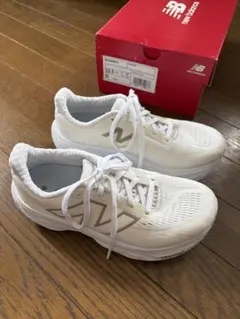 美品】ニューバランス ランニングシューズ 1080v15 白 23.5cm - メルカリ