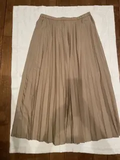 ユニクロ　ベージュ プリーツロングスカート ウエストゴム　　Ｌ