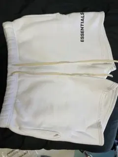 エッセンシャルズ　ハーフパンツ