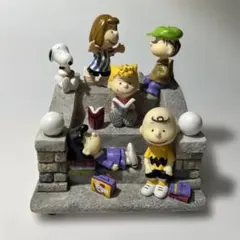 オルゴール　スヌーピーと仲間たちのフィギュア