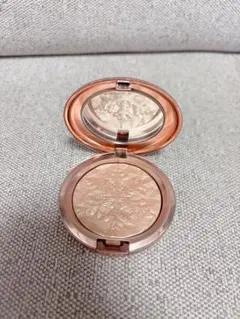 【美品】MAC ウィスパーオブギルトのサムネイル