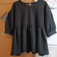 y*a様 黒 Vネック バルーンスリーブ トップスワンサイズ
