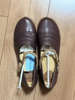 ブラウンレザー ストラップシューズ
