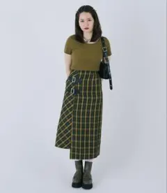 TINA:JOJUN ラップ風チェック柄スカートのサムネイル