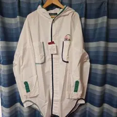 フード付きホワイトシャツ