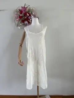 ホワイト 花柄刺繍 キャミワンピース