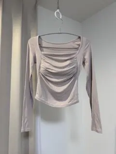 トップス　カットソー　パット付き　長袖