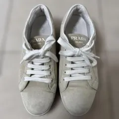 PRADA ベージュ スエード スニーカー