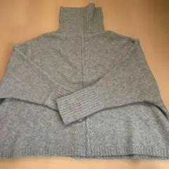 タートルネックニットセーター