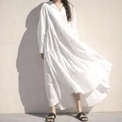 【美品】AKTE(アクテ)　スキッパーシャツワンピース　レディース　ロング　春夏のサムネイル