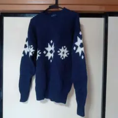 FRED PERRY フレッドペリー　雪の結晶柄の素敵なセーター　ネイビー　M