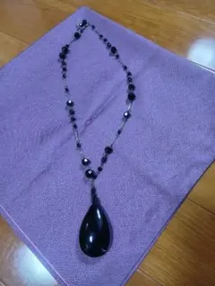 黒のペンダント·ロングネックレス