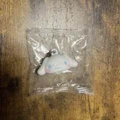 サンリオ　マスコットキャップチャーム　リップキャップ　シナモロール　ガチャ