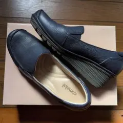 24cmの濃紺の革靴