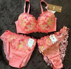 値下げしました　新品　Wacoal レシアージュ　ブラのみのサムネイル