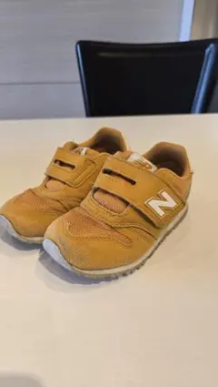 ニューバランス　キッズスニーカー　イエロー　マスタード