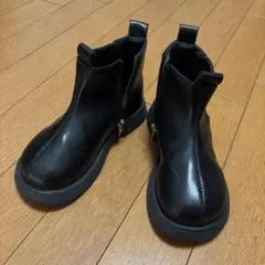 ブラック ジッパー付き チェルシーブーツ