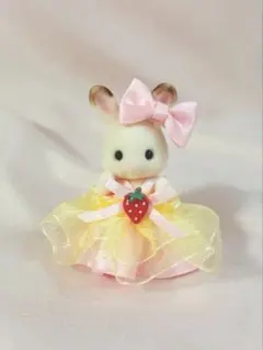 ミニチュアドール　シルバニア　赤ちゃん　プリンセスドレス　いちご