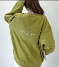 オリーブグリーン 刺繍ロゴ 裏起毛トレーナースウェット