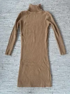 リブニット タートルネックワンピース ベージュ色　マタニティ