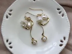 淡水パールとフラワービーズのピアス(イヤリング変更可)No.18