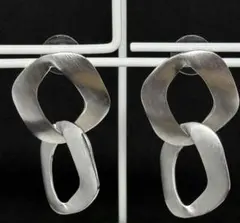 シルバーカラー 連結フープピアス 両耳用 大ぶりデザイン