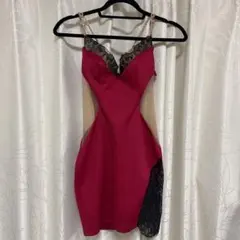 クリスマスカラー　赤と黒レースのミニドレス