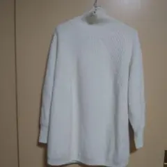 ホワイトタートルネック