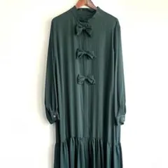 【新品】MAISON No.8リボン付きダークグリーンマキシワンピースのサムネイル