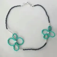 花モチーフ チョーカー　ネックレス 緑色 ビーズ