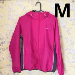 NIKE パーカー　スポーツウェア　マウンテンパーカー　アウター　ジャケット