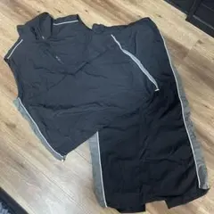 黒のジッパー付きベストとスカートセット