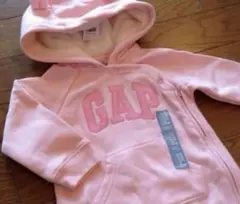 新品GAP 80 ピンク　足付きロンパース