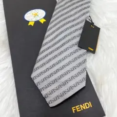 新品　フェンディ　FENDI 総柄　シルクネクタイのサムネイル