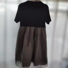 黒とグレーの半袖ワンピース