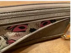 GUESS ゲス　長財布　グレー　ストラップ付きのサムネイル
