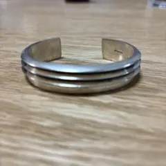 ヴィンテージ トミージャクソン シルバー バングル ナバホ - メルカリ