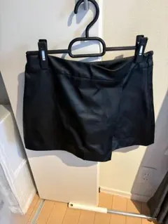 ZARA フェイクレザー ショートパンツ ブラック Sサイズ