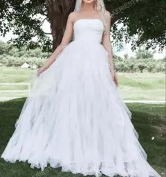 限定セール！現品限り！ホワイトウェディングドレス　チューブトップ　プリンセス前撮