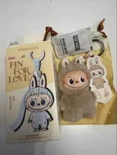 POPMART PIN FOR LOVE ぬいぐるみ ラブブイ ニシャル【B】