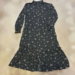 美品 フェリシモ リブインコンフォート 花柄 ロングワンピース 黒