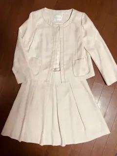 美品レディース スーツ セットアップ 38フォーマル アイボリー（薄いピンク）