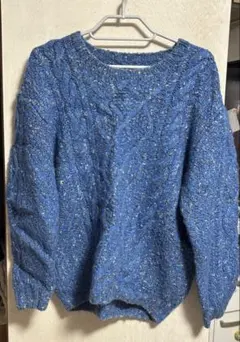 ケーブル編み長袖セーター 青