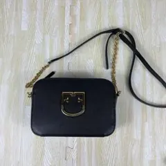 FURLA フルラ ブラーヴァ ショルダーバッグ 斜め掛け ブラック 黒