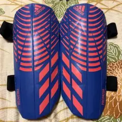 サッカーadidasレガース プレデター