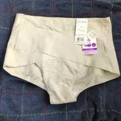 新品タグ付き、ルシアンLECIEN ヒップベルト付き LLサイズショーツ