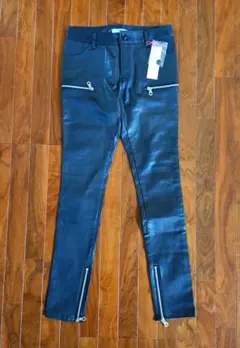 Joias（ジョイアス）スキニーパンツ０レザー調