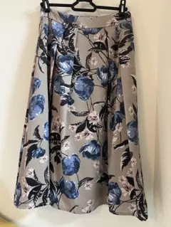 花柄フレアロングスカート グレー系