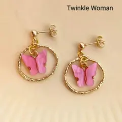 【春色／大人可愛い】ピンク蝶×ゴールドフープ 揺れるピアス／イヤリング